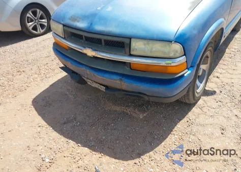 2000 Chevrolet S-10 Ls z USA, uszkodzony, nr VIN 1GCCS1446Y8131067